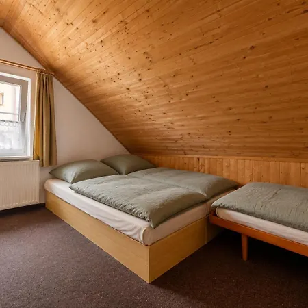 Pecovka * Černý Důl